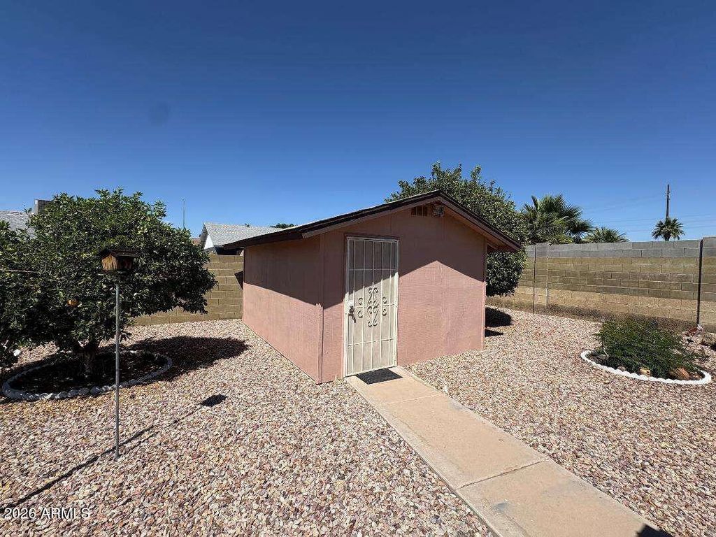 Image 16 of property listing at 6730 E EL PASO Street, Mesa, AZ 85205
