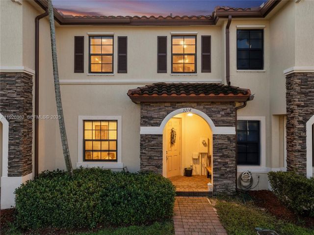 3218 SE 5th Ct, Homestead, FL 33033