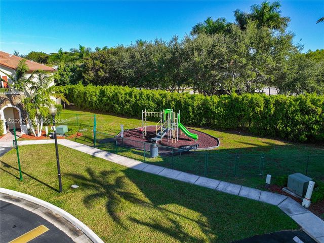 3218 SE 5th Ct, Homestead, FL 33033