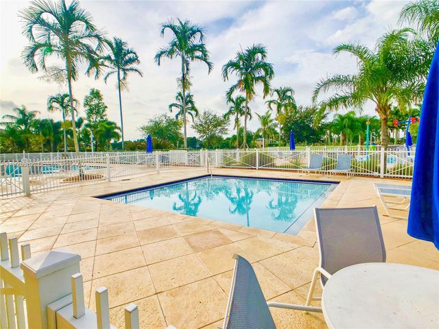 3218 SE 5th Ct, Homestead, FL 33033