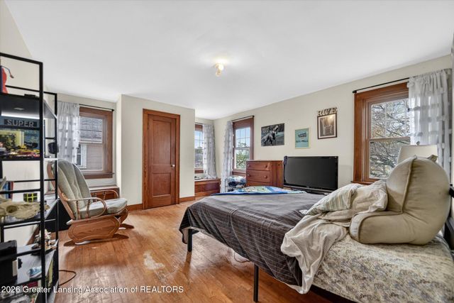 528 Riley Street, Lansing, MI 48910
