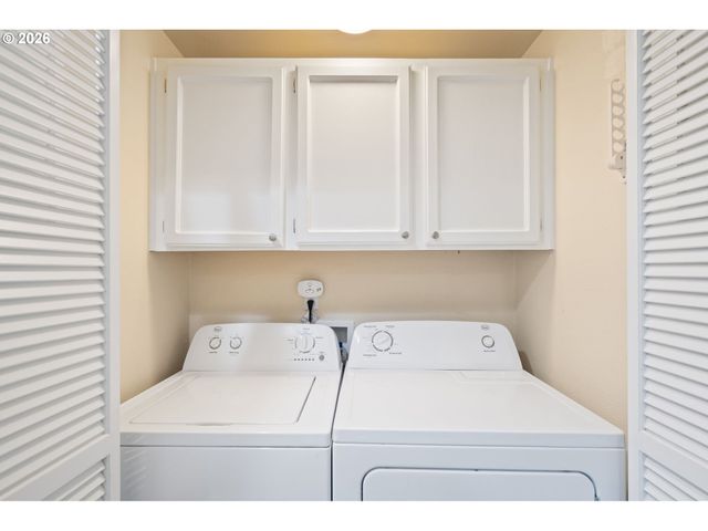 895 Sw 166TH Ave, Beaverton, OR 97006