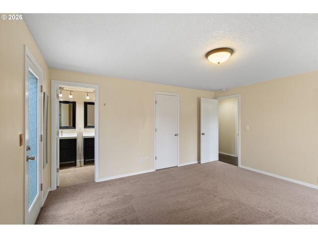 895 Sw 166TH Ave, Beaverton, OR 97006