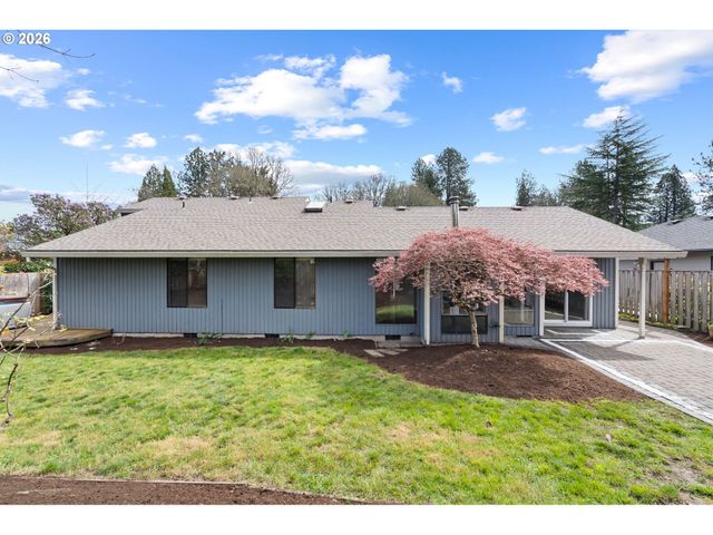 895 Sw 166TH Ave, Beaverton, OR 97006