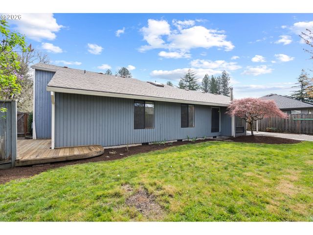 895 Sw 166TH Ave, Beaverton, OR 97006