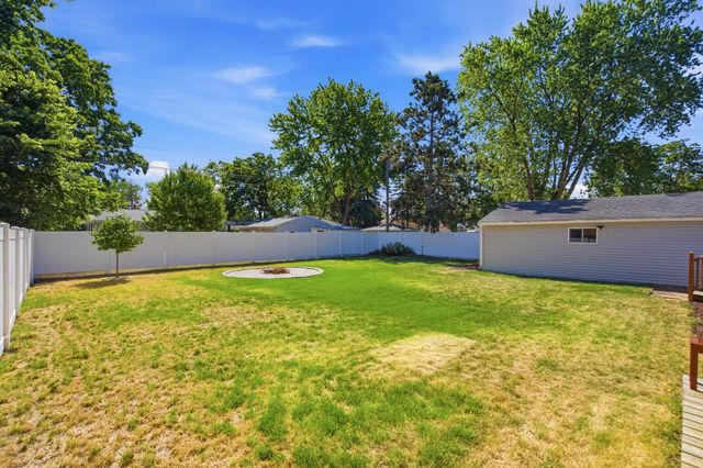 9442 Saratoga Lane N, Maple Grove, MN 55369