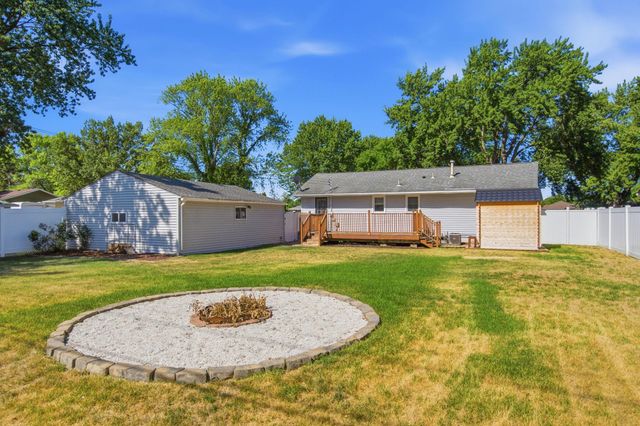 9442 Saratoga Lane N, Maple Grove, MN 55369