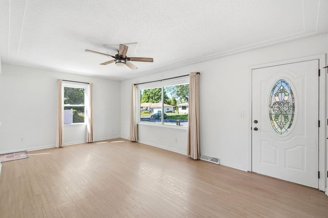 9442 Saratoga Lane N, Maple Grove, MN 55369