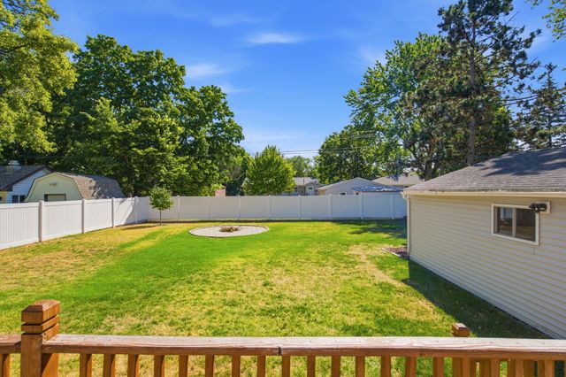 9442 Saratoga Lane N, Maple Grove, MN 55369