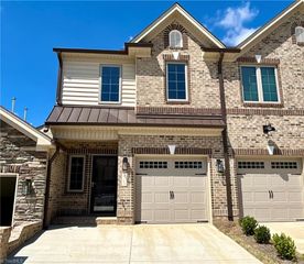 4713 Willowstone Drive, High Point, NC 27265