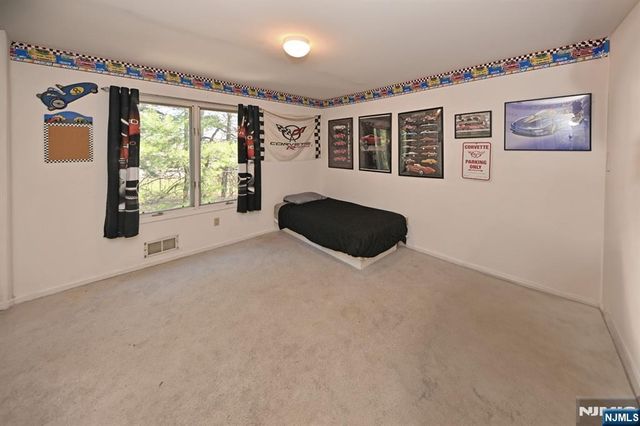 64 Lakeview Drive, Old Tappan, NJ 07675