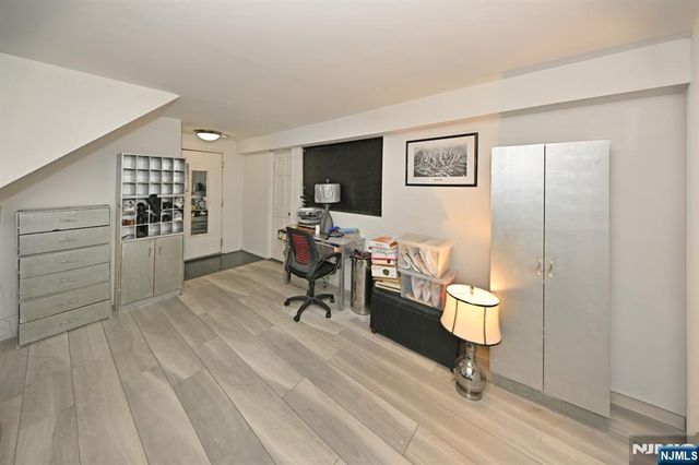 64 Lakeview Drive, Old Tappan, NJ 07675