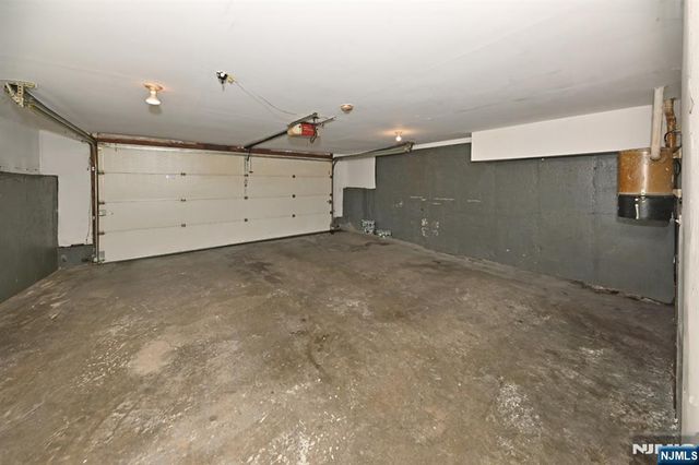 64 Lakeview Drive, Old Tappan, NJ 07675