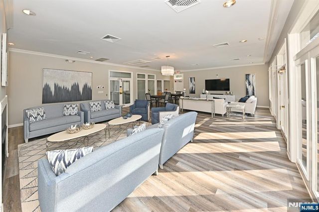 64 Lakeview Drive, Old Tappan, NJ 07675