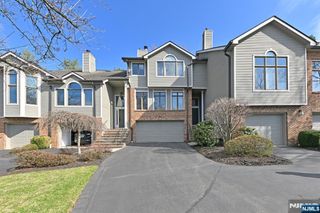 64 Lakeview Drive, Old Tappan, NJ 07675