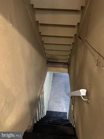 1617 N CHAPEL ST, Baltimore, MD 21213