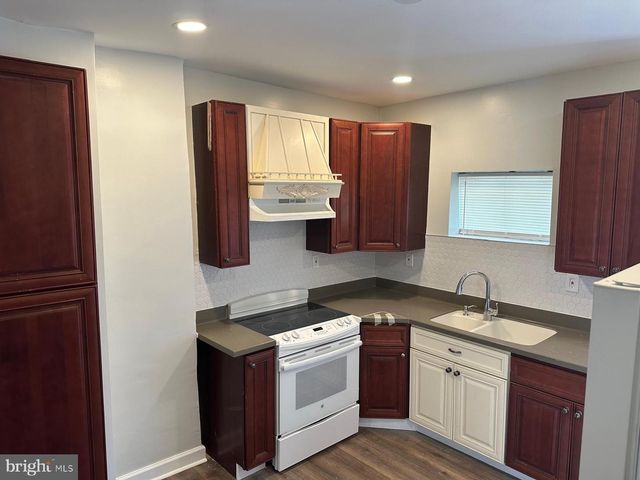 1617 N CHAPEL ST, Baltimore, MD 21213