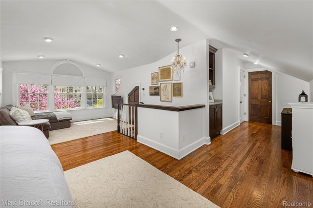 916 Knox Street, Birmingham, MI 48009