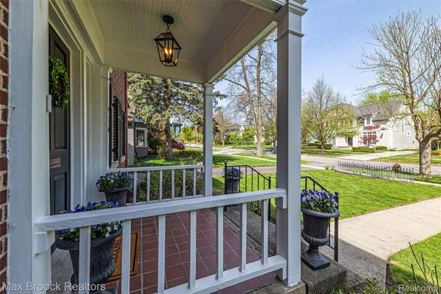 916 Knox Street, Birmingham, MI 48009