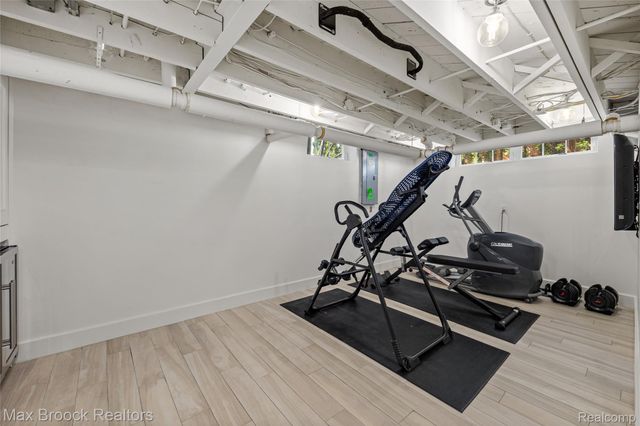 916 Knox Street, Birmingham, MI 48009