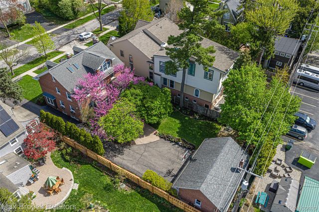 916 Knox Street, Birmingham, MI 48009