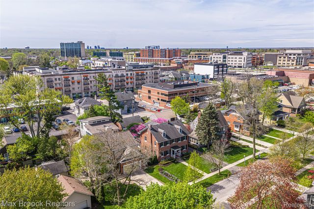 916 Knox Street, Birmingham, MI 48009