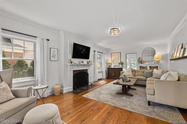 916 Knox Street, Birmingham, MI 48009