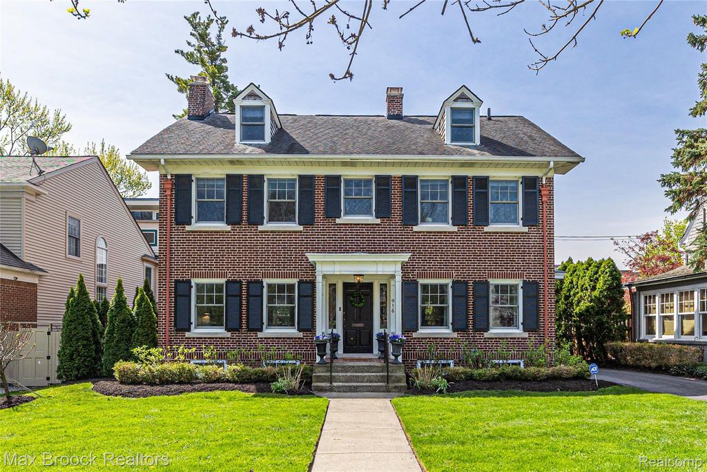 916 Knox Street, Birmingham, MI 48009