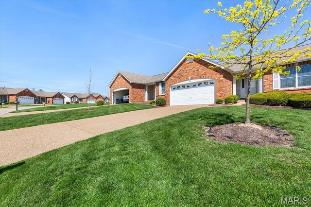 2166 Farnsworth Drive 1446B, O'fallon, MO 63368