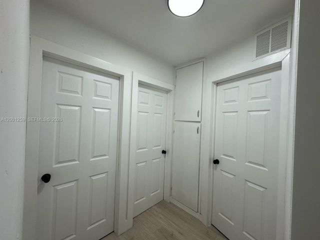 860 NW 171st St, Miami Gardens, FL 33169