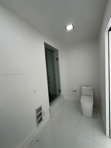 860 NW 171st St, Miami Gardens, FL 33169