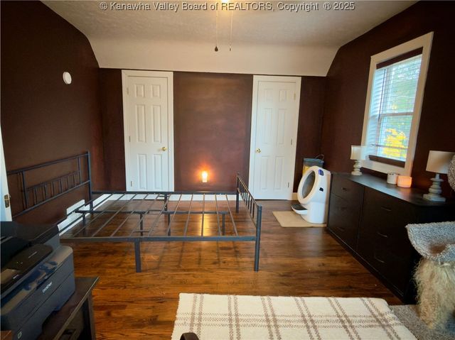 1018 Highland Drive, St Albans, WV 25177