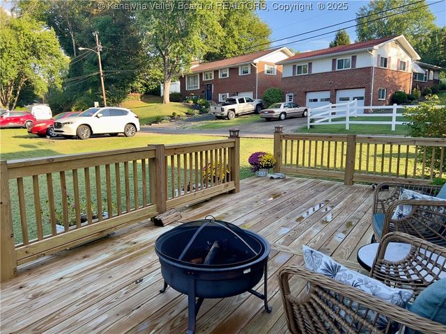 1018 Highland Drive, St Albans, WV 25177