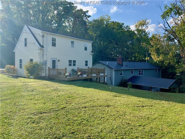 1018 Highland Drive, St Albans, WV 25177