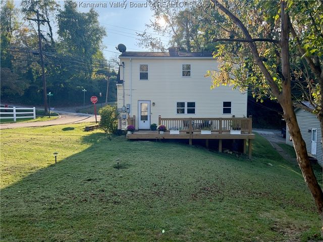 1018 Highland Drive, St Albans, WV 25177
