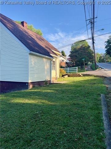 1018 Highland Drive, St Albans, WV 25177