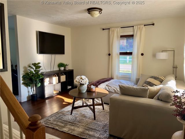 1018 Highland Drive, St Albans, WV 25177