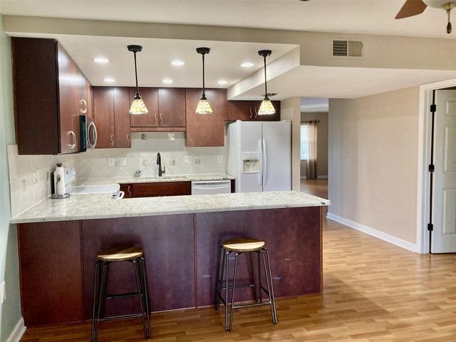 305 30TH AVENUE W A212, Bradenton, FL 34205