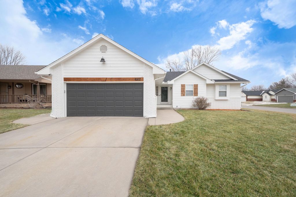 8202 W 16th Ct N, Wichita, KS 67212