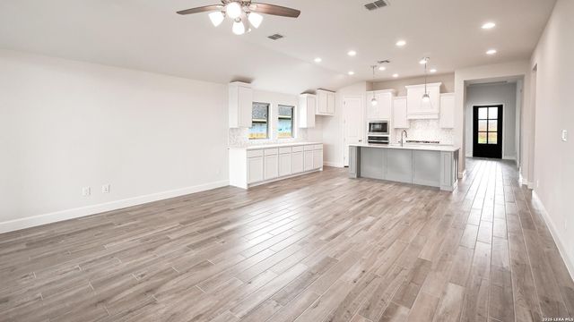 4105 Ashbrook, Schertz, TX 78124