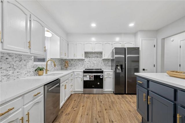 101 Manor Drive, Belton, MO 64012