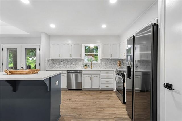 101 Manor Drive, Belton, MO 64012