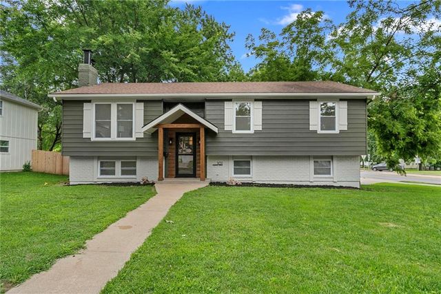 101 Manor Drive, Belton, MO 64012