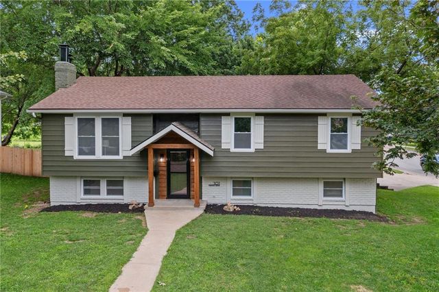 101 Manor Drive, Belton, MO 64012