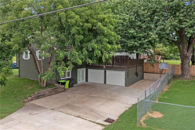 101 Manor Drive, Belton, MO 64012