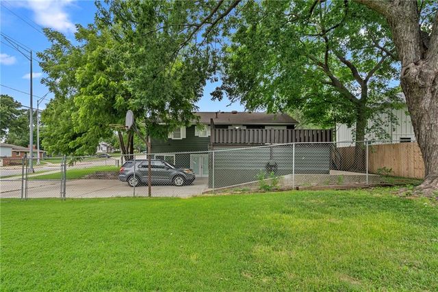 101 Manor Drive, Belton, MO 64012