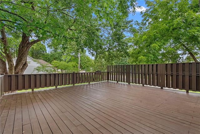 101 Manor Drive, Belton, MO 64012