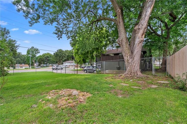 101 Manor Drive, Belton, MO 64012