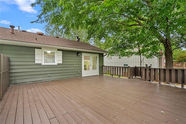 101 Manor Drive, Belton, MO 64012
