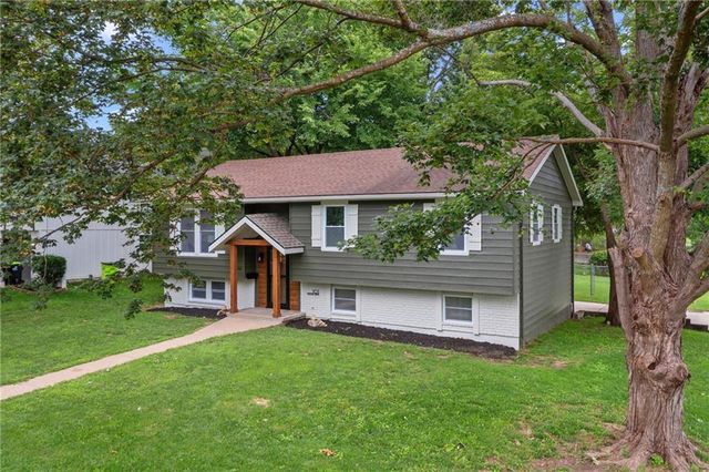 101 Manor Drive, Belton, MO 64012